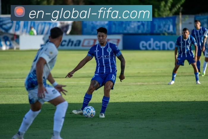 足球场地的标准尺寸与不同类型场地的比较分析